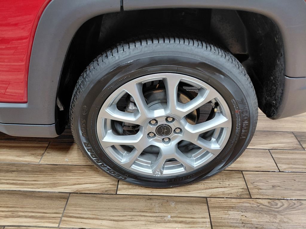 Used 2025 Jeep Compass Limited AWD/4WD image 19