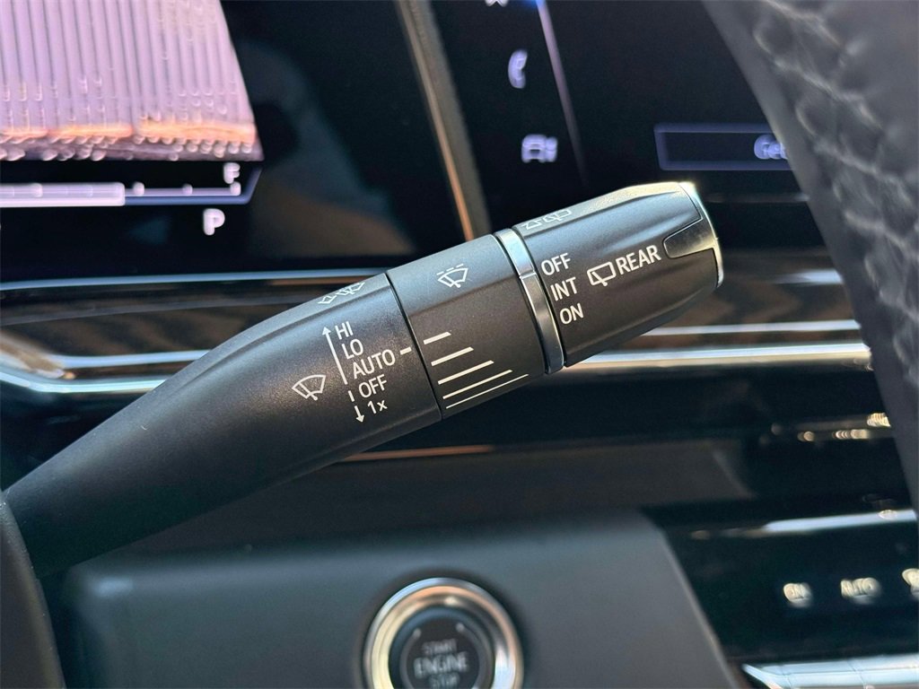 Used 2024 Cadillac Escalade ESV Sport Platinum w/ LPO, ONYX Package image 33