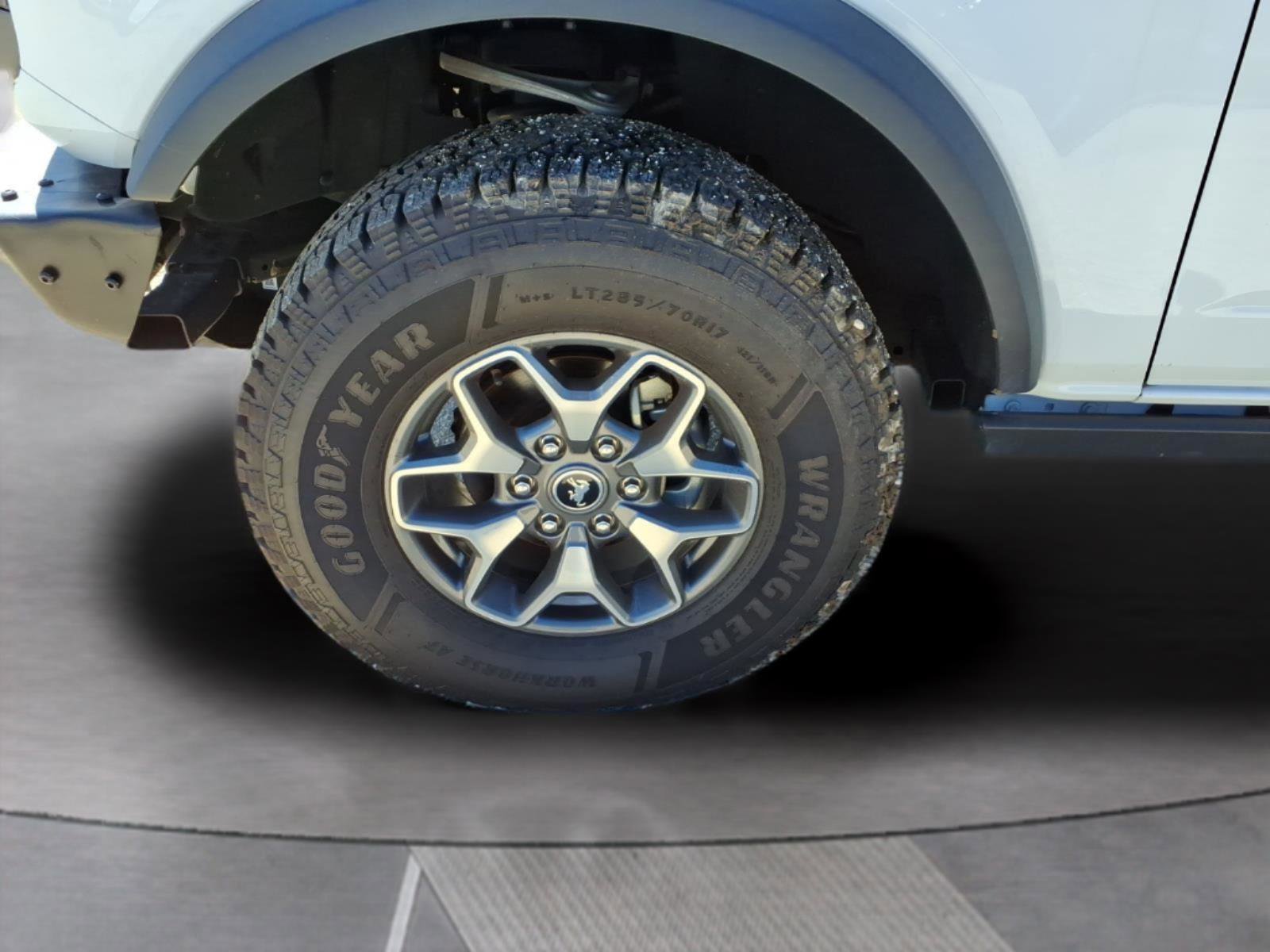 Used 2021 Ford Bronco Badlands image 9