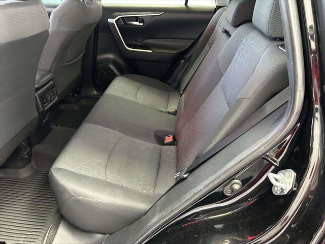 Certified 2021 Toyota RAV4 XLE w/ Convenience Package FWD image 15