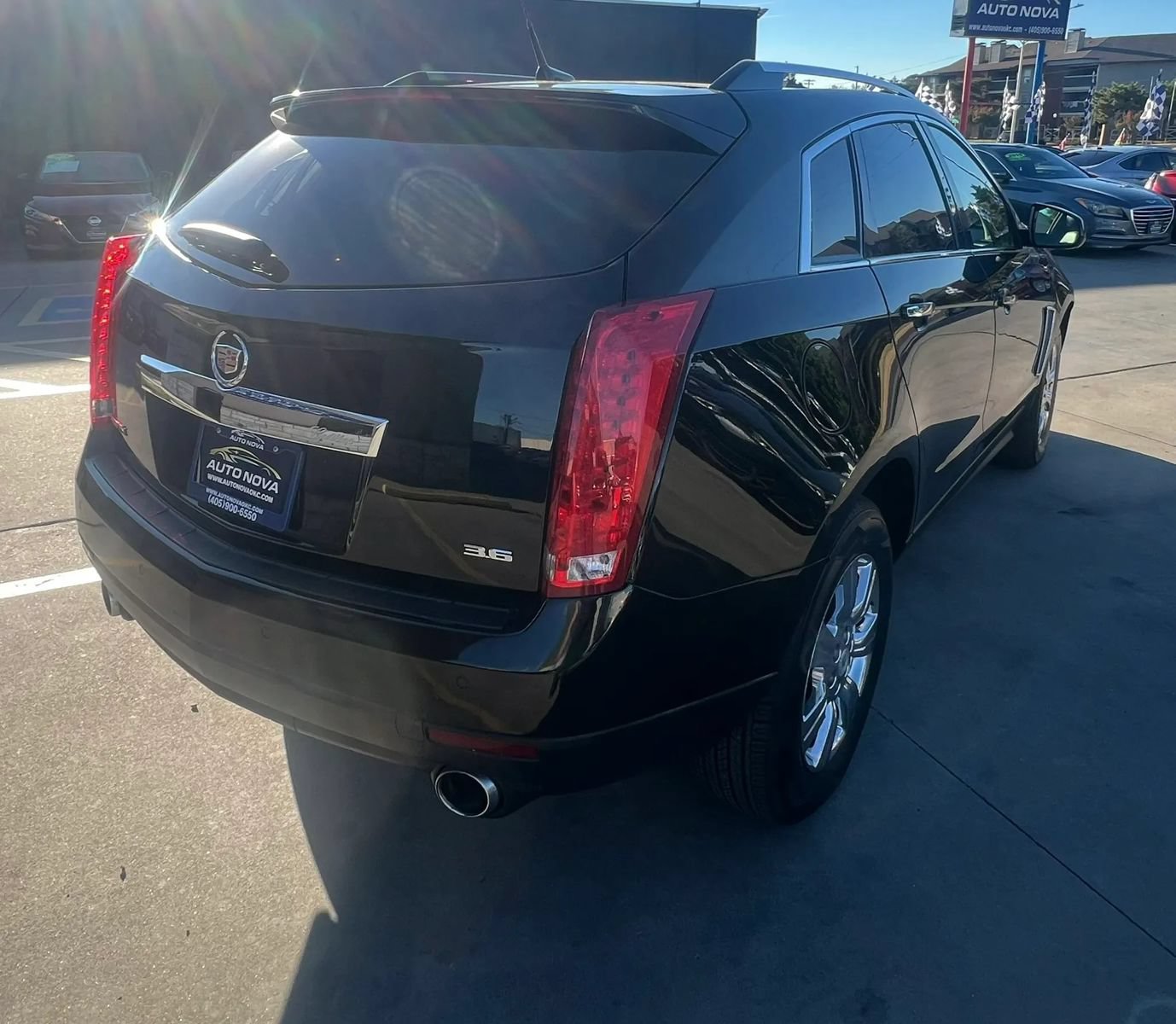 Used 2014 Cadillac SRX Luxury w/ Driver Awareness Package FWD image 9