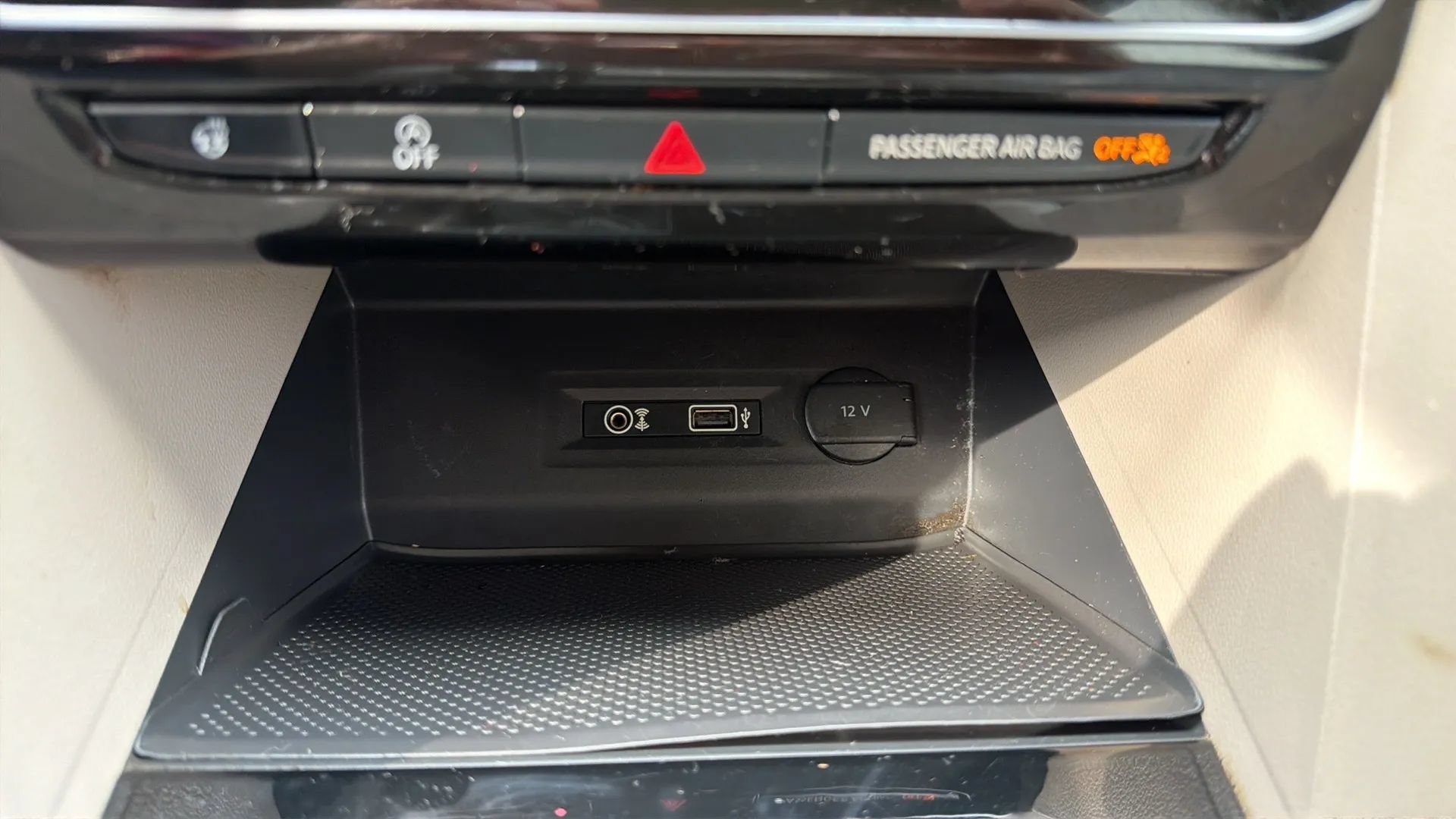 Used 2018 Volkswagen Atlas SEL Premium AWD/4WD image 19