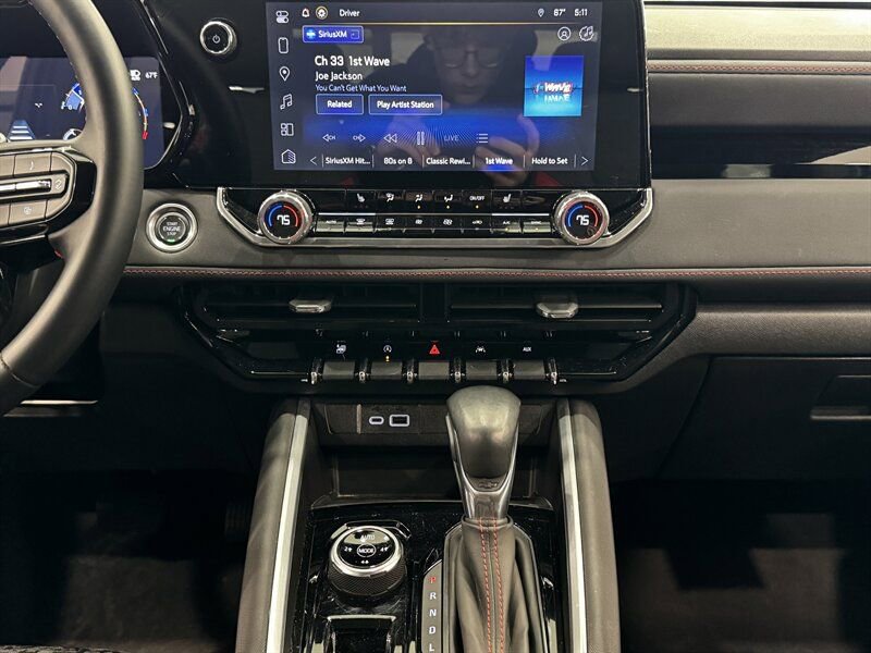 Used 2024 Chevrolet Colorado Z71 w/ Z71 Convenience Package 2 image 27