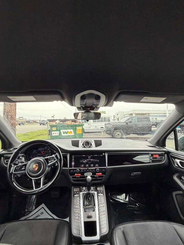 Used 2020 Porsche Macan AWD/4WD image 22