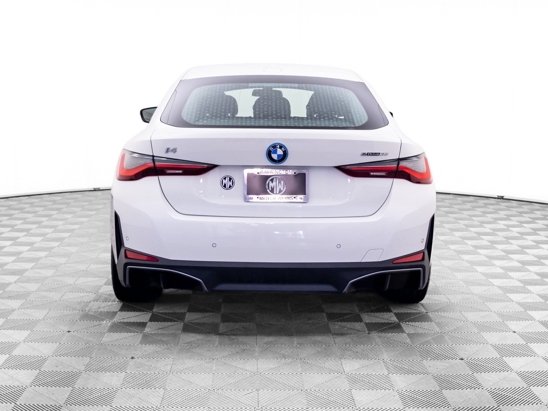 Used 2023 BMW i4 eDrive35 RWD image 4