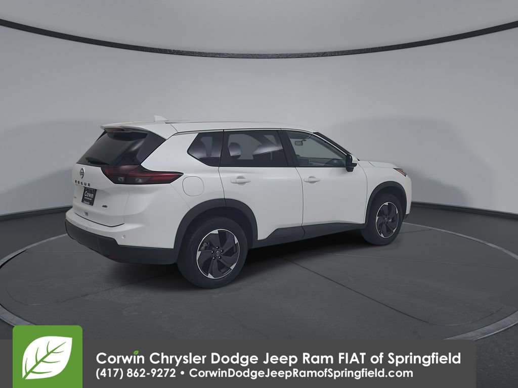 Used 2025 Nissan Rogue SV AWD/4WD image 15