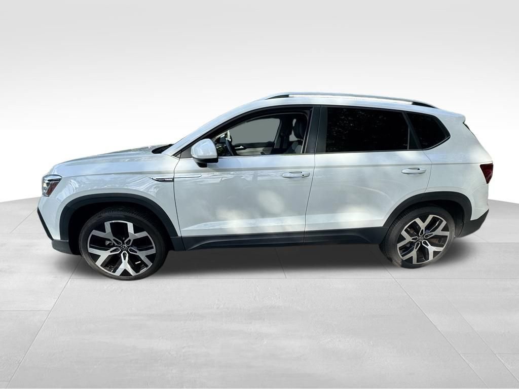 Used 2022 Volkswagen Taos SEL AWD/4WD image 2