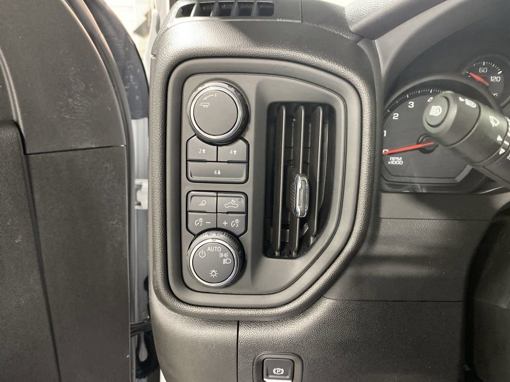 Used 2025 Chevrolet Silverado 2500 W/T w/ WT Convenience Package image 17