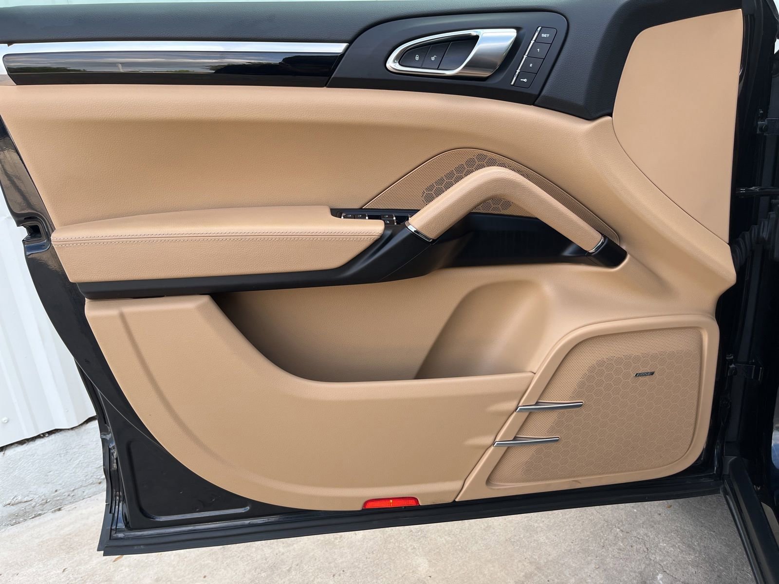 Used 2018 Porsche Cayenne S w/ Premium Package Plus AWD/4WD image 11