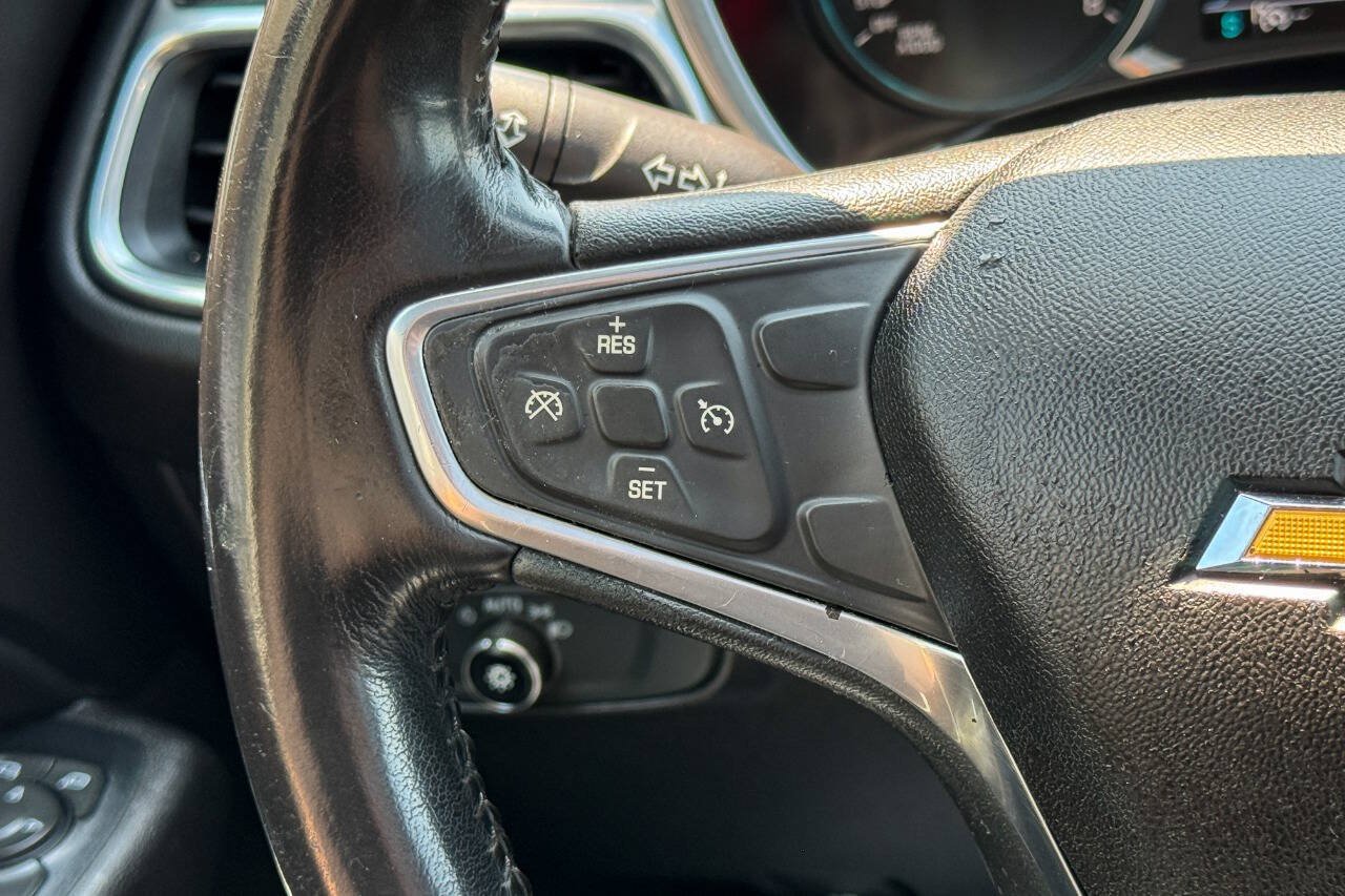 Used 2018 Chevrolet Equinox LT w/ Sun & Infotainment Package AWD/4WD image 28