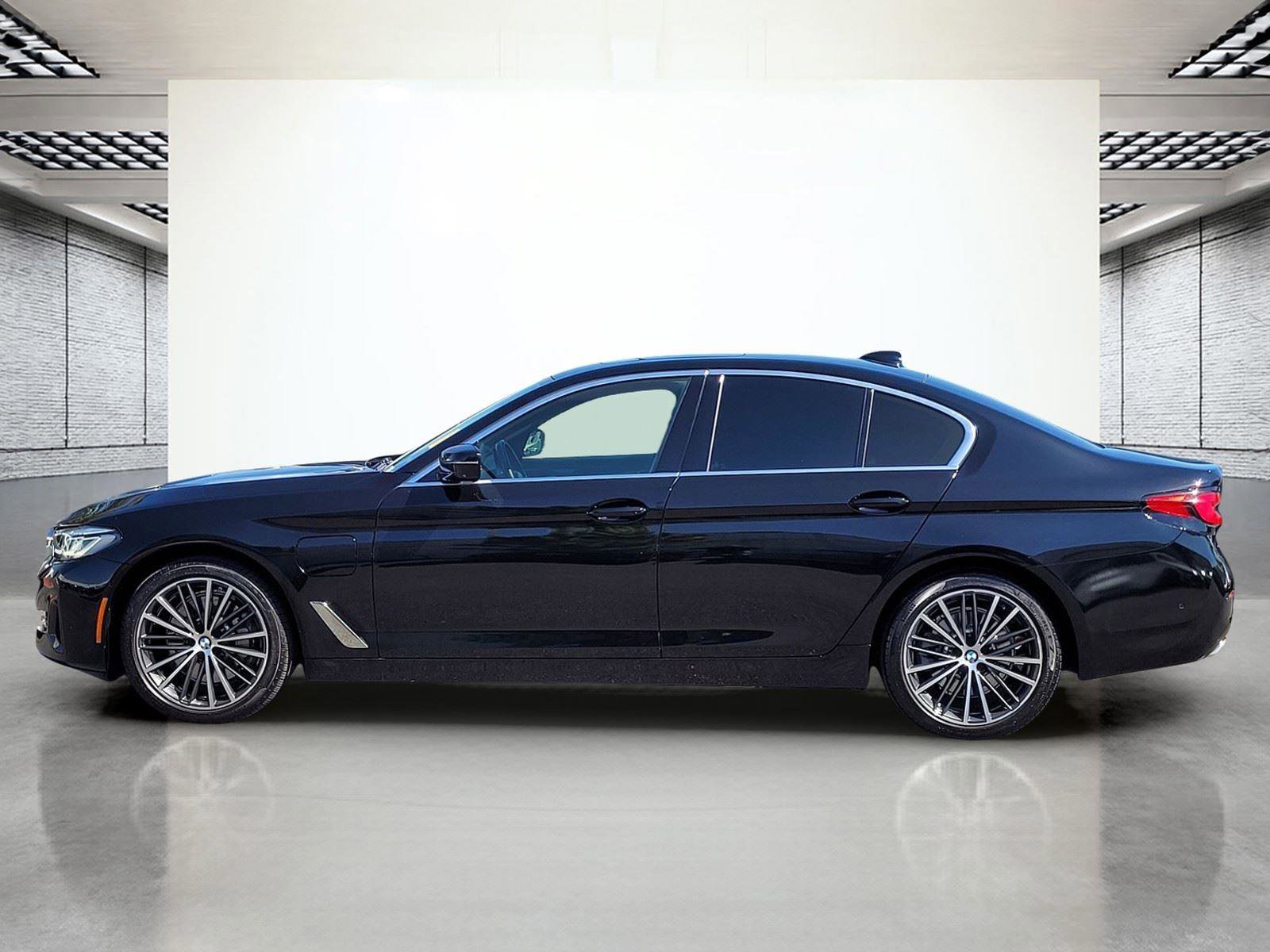 Used 2021 BMW 530e w/ Parking Assistance Package RWD image 10