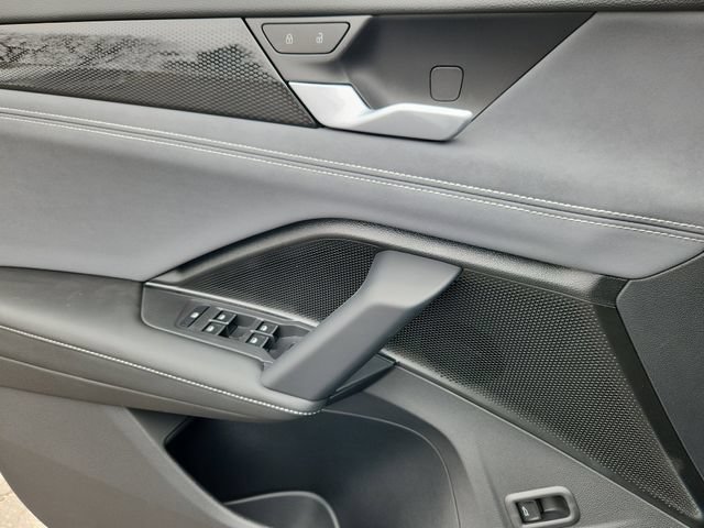 New 2026 Volkswagen Tiguan SE AWD/4WD image 6