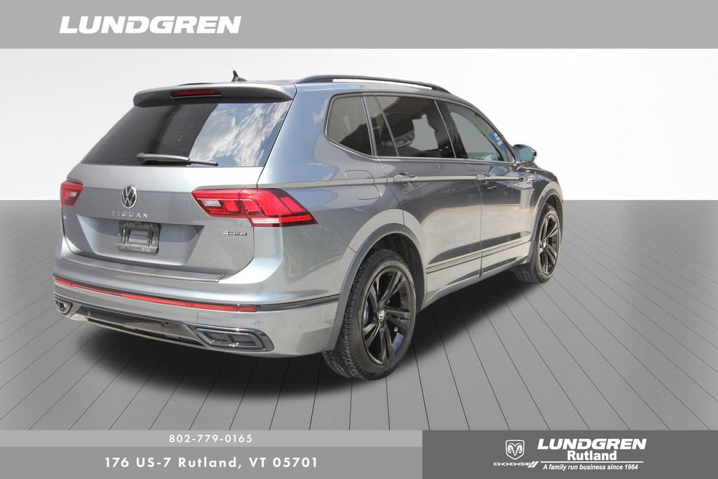 Used 2023 Volkswagen Tiguan SE R-Line AWD/4WD image 3