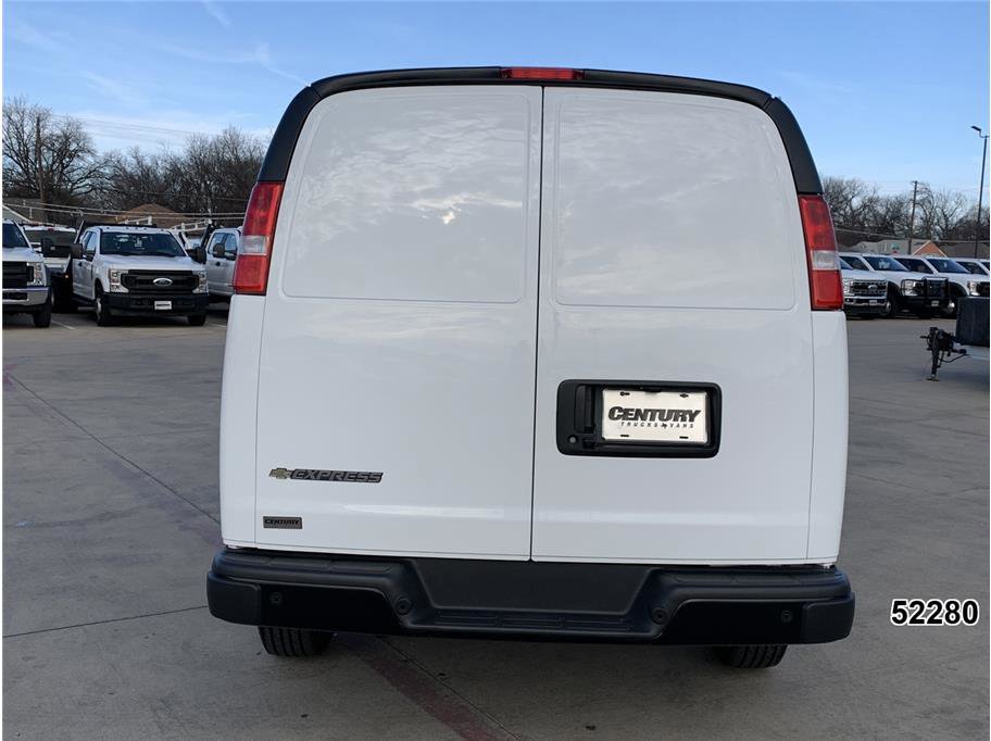 Used 2025 Chevrolet Express 2500 Extended w/ Communications Package image 7