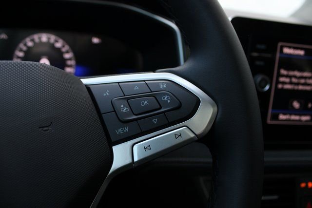 New 2025 Volkswagen Taos SE image 13