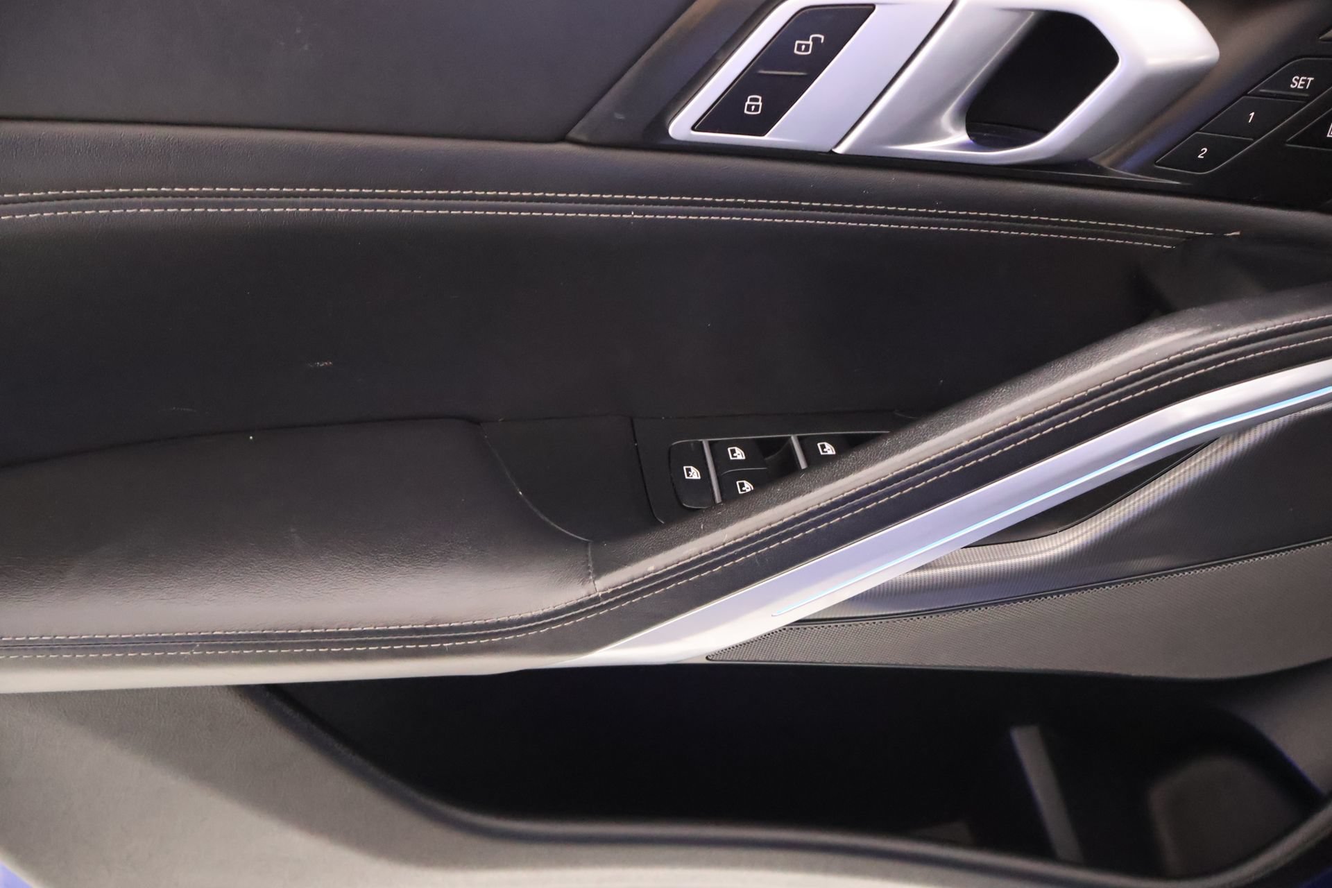 Used 2020 BMW X6 M50i w/ Premium Package AWD/4WD image 17