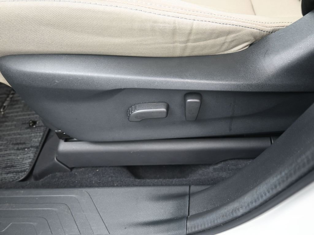 Used 2023 Subaru Ascent Premium w/ Convenience Package image 13