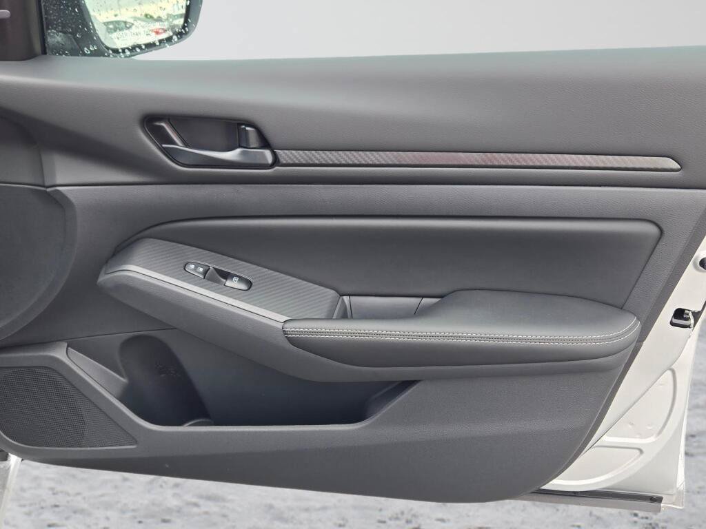 New 2026 Nissan Altima 2.5 SV AWD/4WD image 6