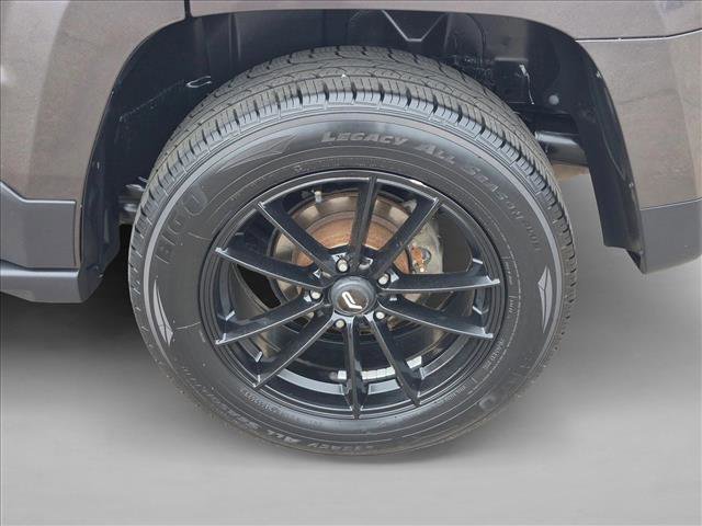 Used 2014 Jeep Patriot Latitude w/ Sun/Sound Group AWD/4WD image 9