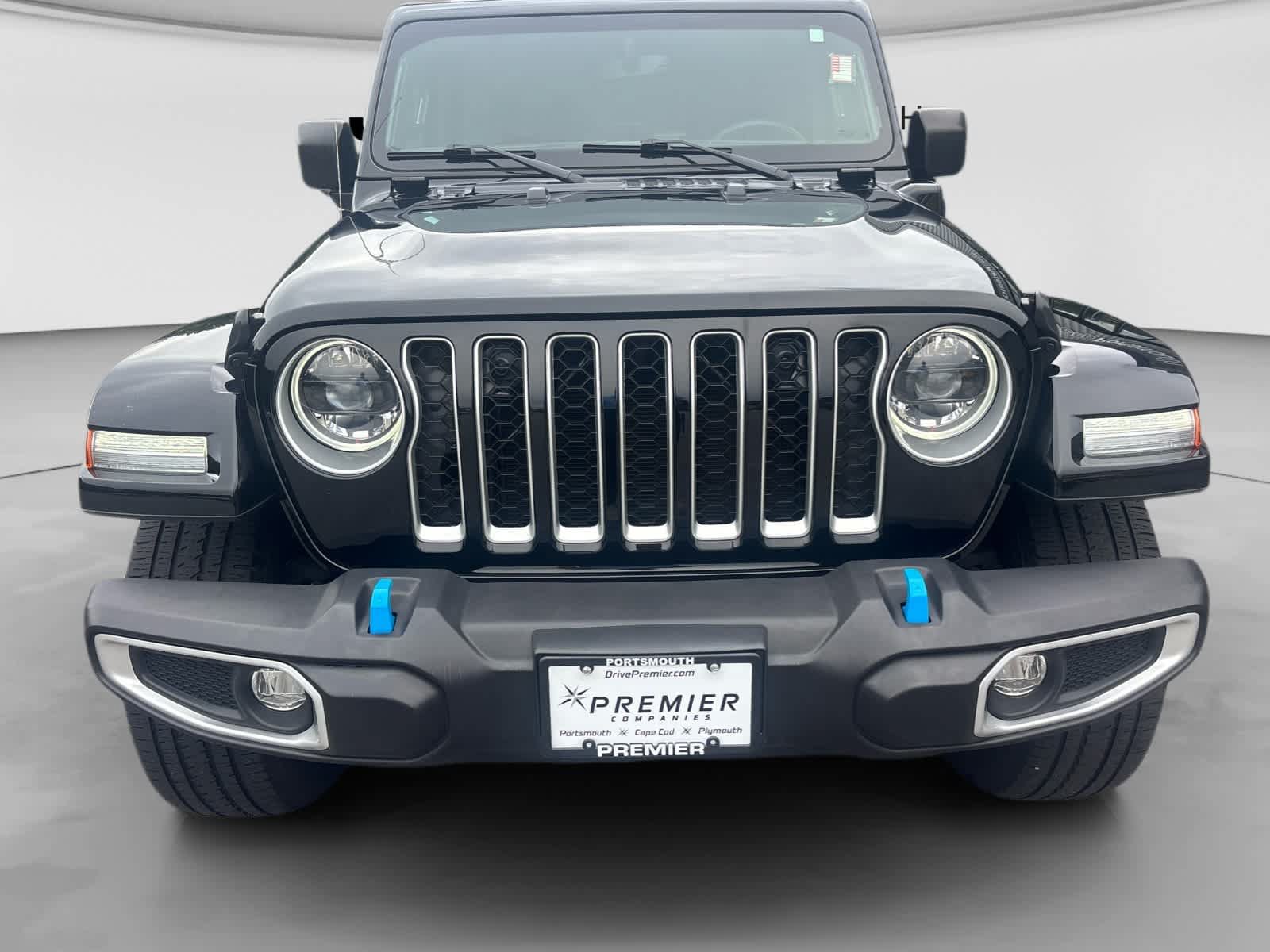 Used 2023 Jeep Wrangler Unlimited Sahara w/ Cold Weather Group AWD/4WD image 2