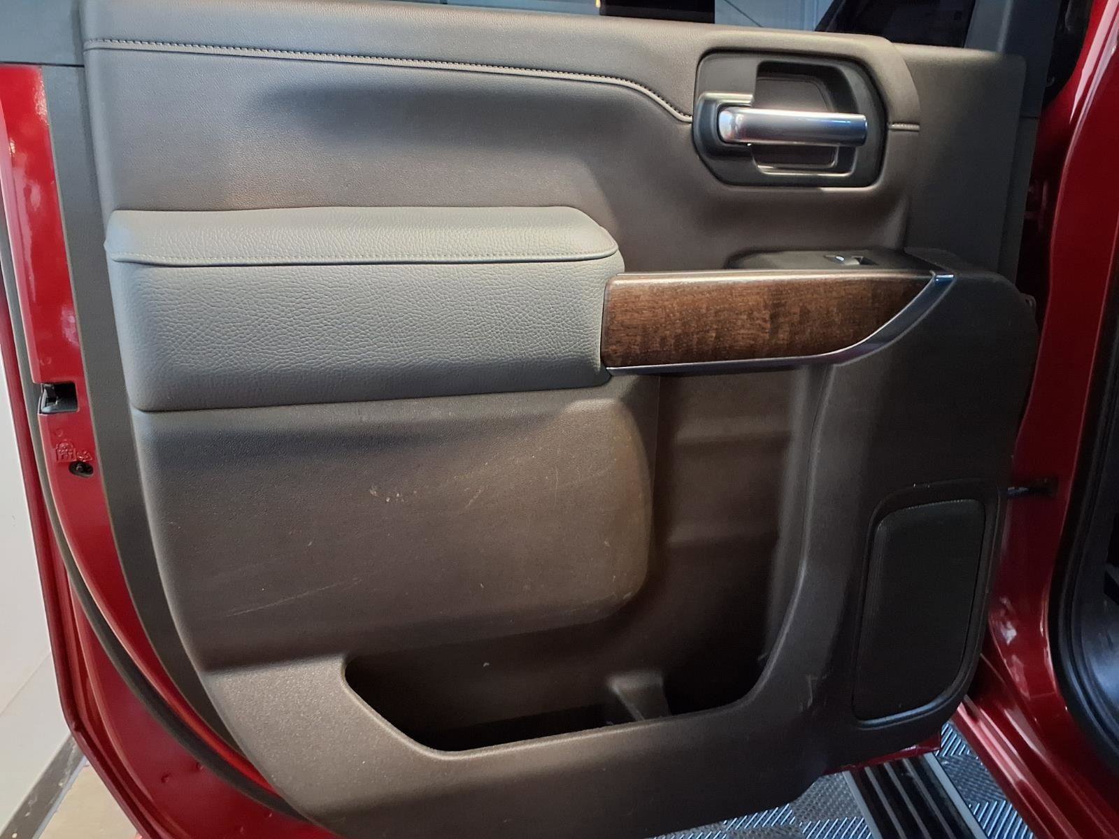 Used 2022 GMC Sierra 2500 Denali w/ Denali Ultimate Package image 14