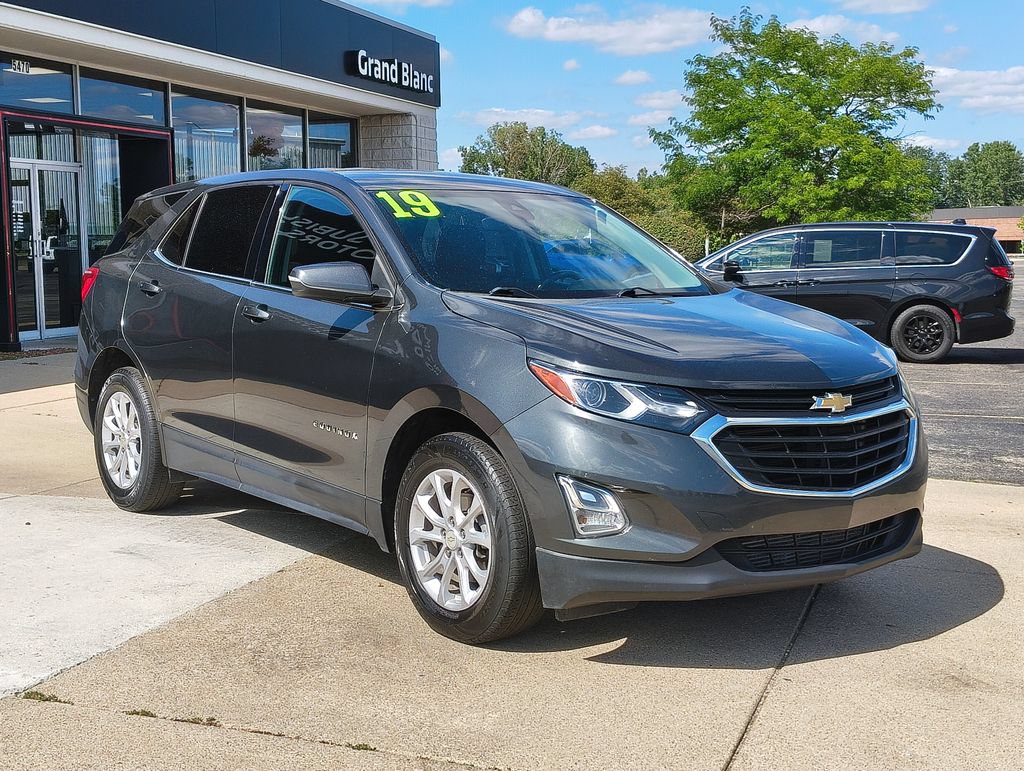 Used 2019 Chevrolet Equinox LT w/ Driver Convenience Package FWD image 13