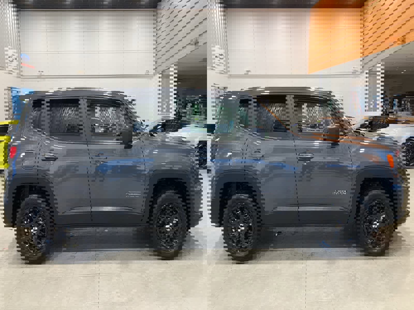 Used 2023 Jeep Renegade Latitude image 4