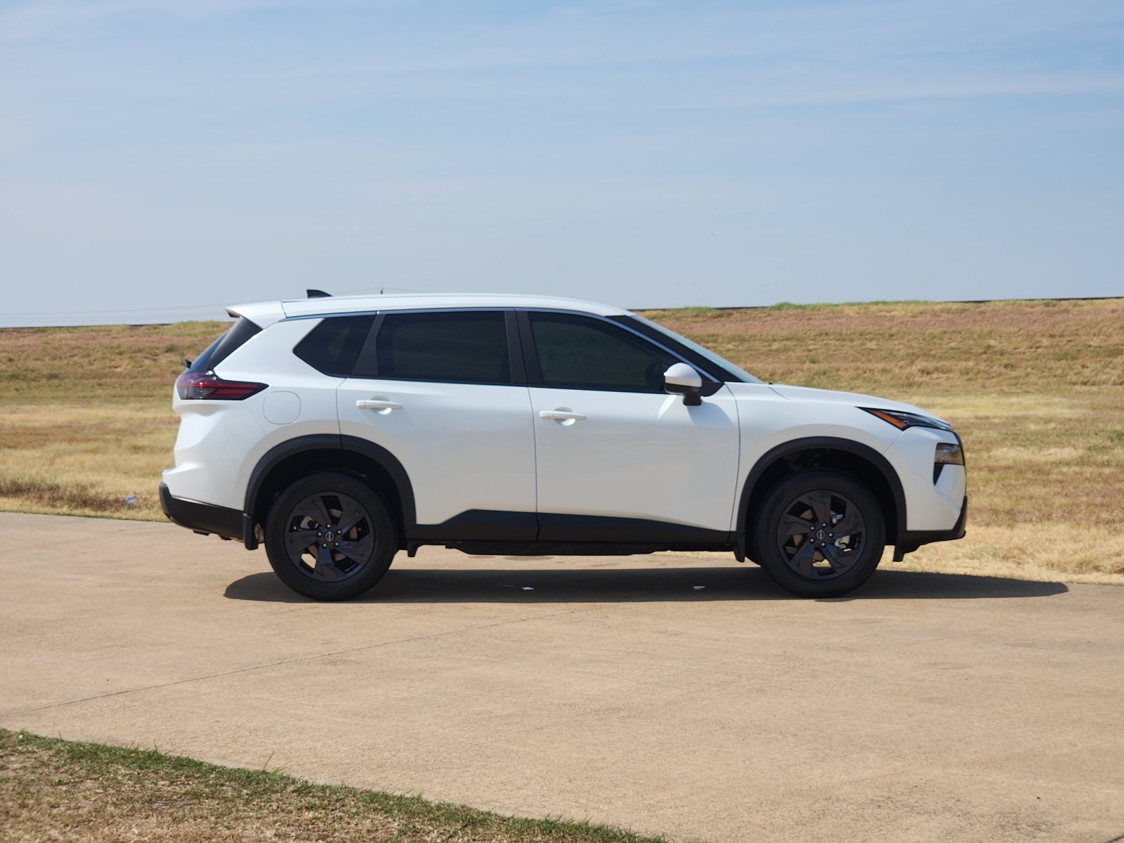 New 2026 Nissan Rogue SV FWD image 7