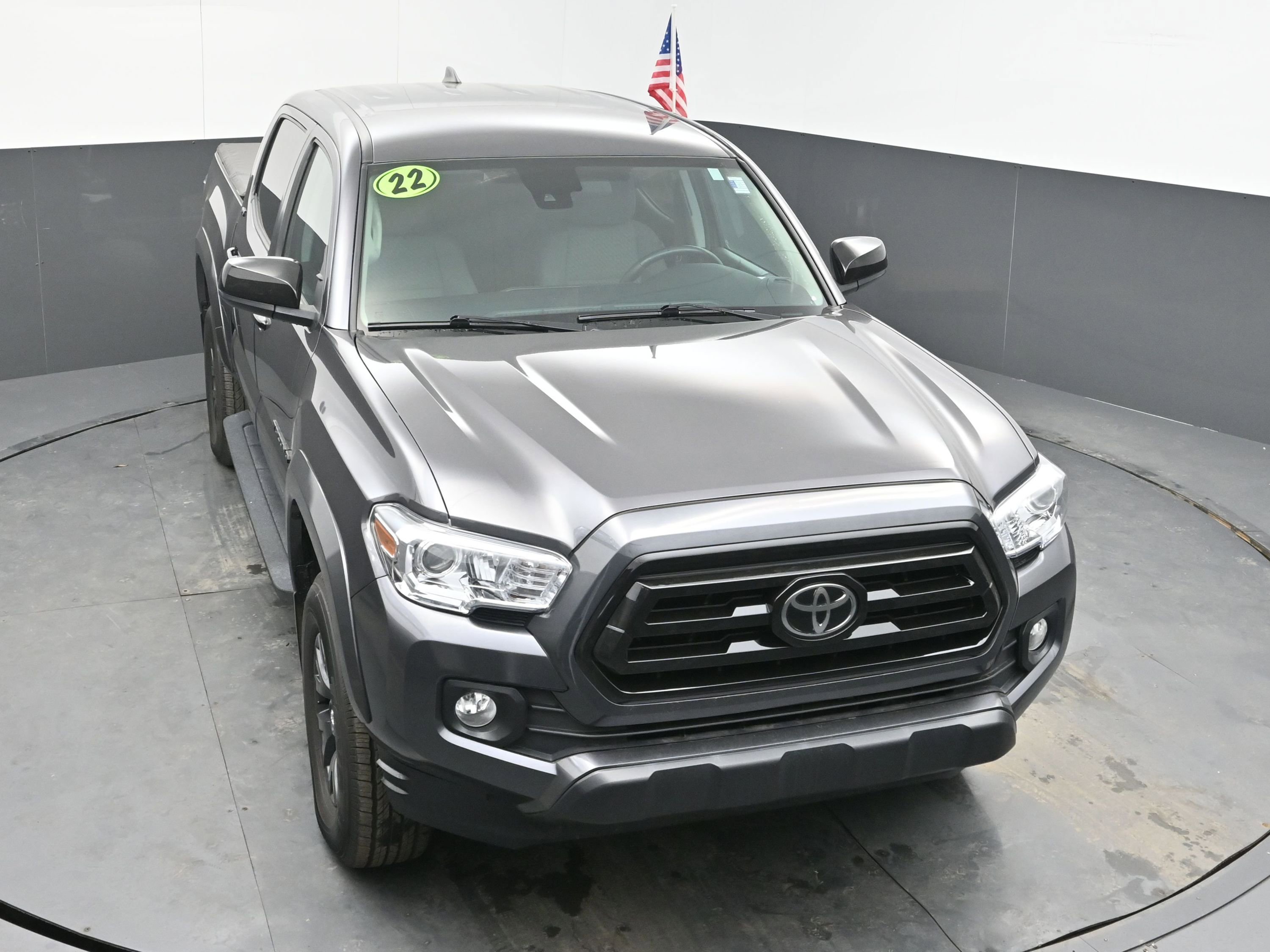 Used 2022 Toyota Tacoma SR5 w/ SR5 Appearance Package (SM) image 31