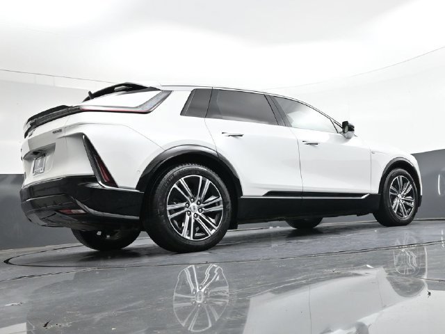 Used 2024 Cadillac Lyriq Luxury RWD image 30