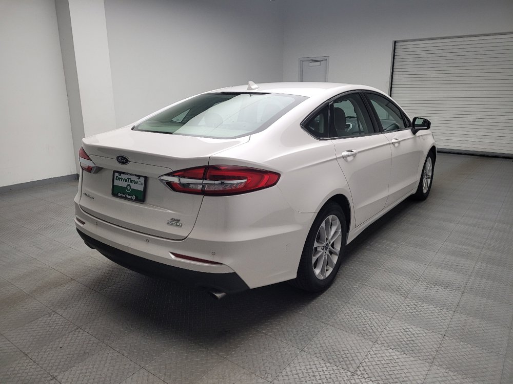 Used 2020 Ford Fusion SE FWD image 9