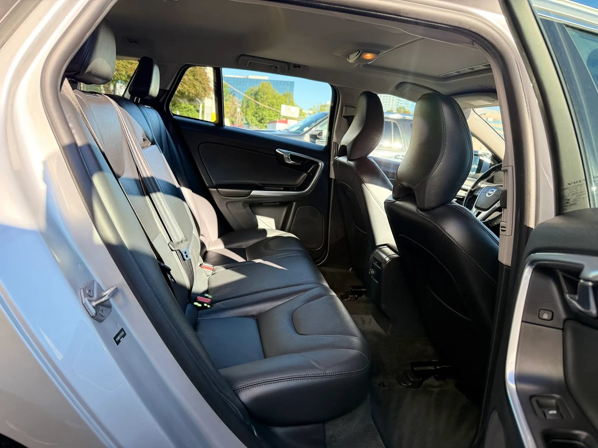 Used 2015 Volvo V60 T5 Premier FWD image 31