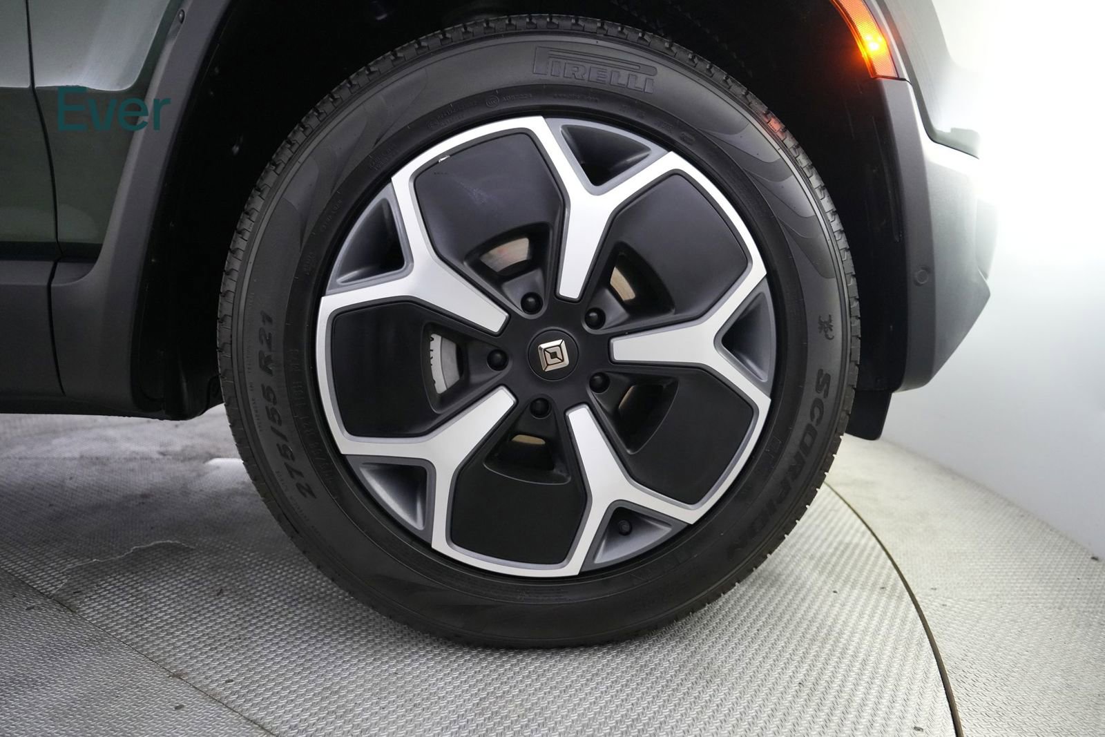 Used 2023 Rivian R1S Adventure AWD/4WD image 20