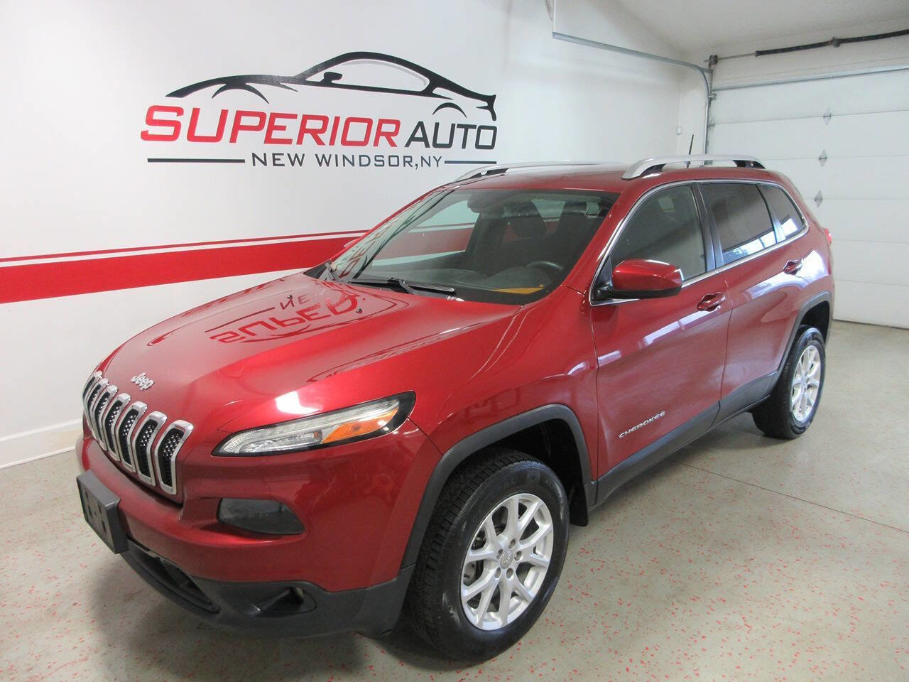 Used 2016 Jeep Cherokee Latitude w/ Cold Weather Group AWD/4WD image 9