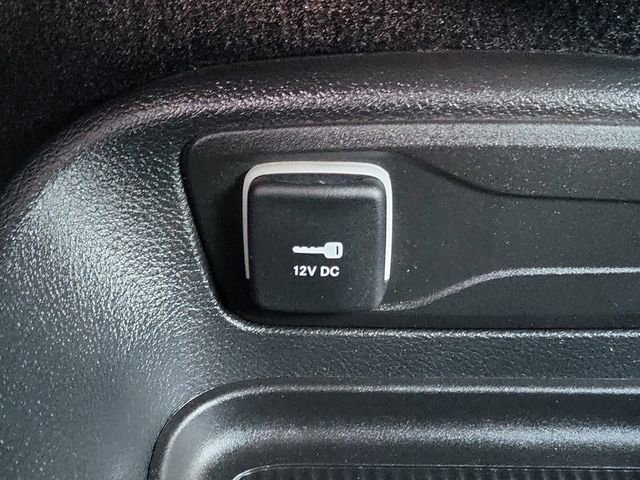 Used 2025 Chrysler Pacifica Select FWD image 17