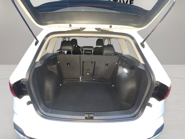 Used 2024 Volkswagen Taos SE image 16