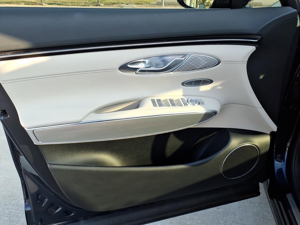 Used 2024 Genesis GV70 2.5T w/ Select Package image 26