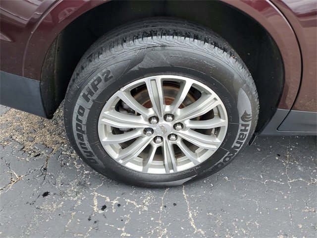 Used 2017 Cadillac XT5 Luxury w/ Driver Awareness Package image 7