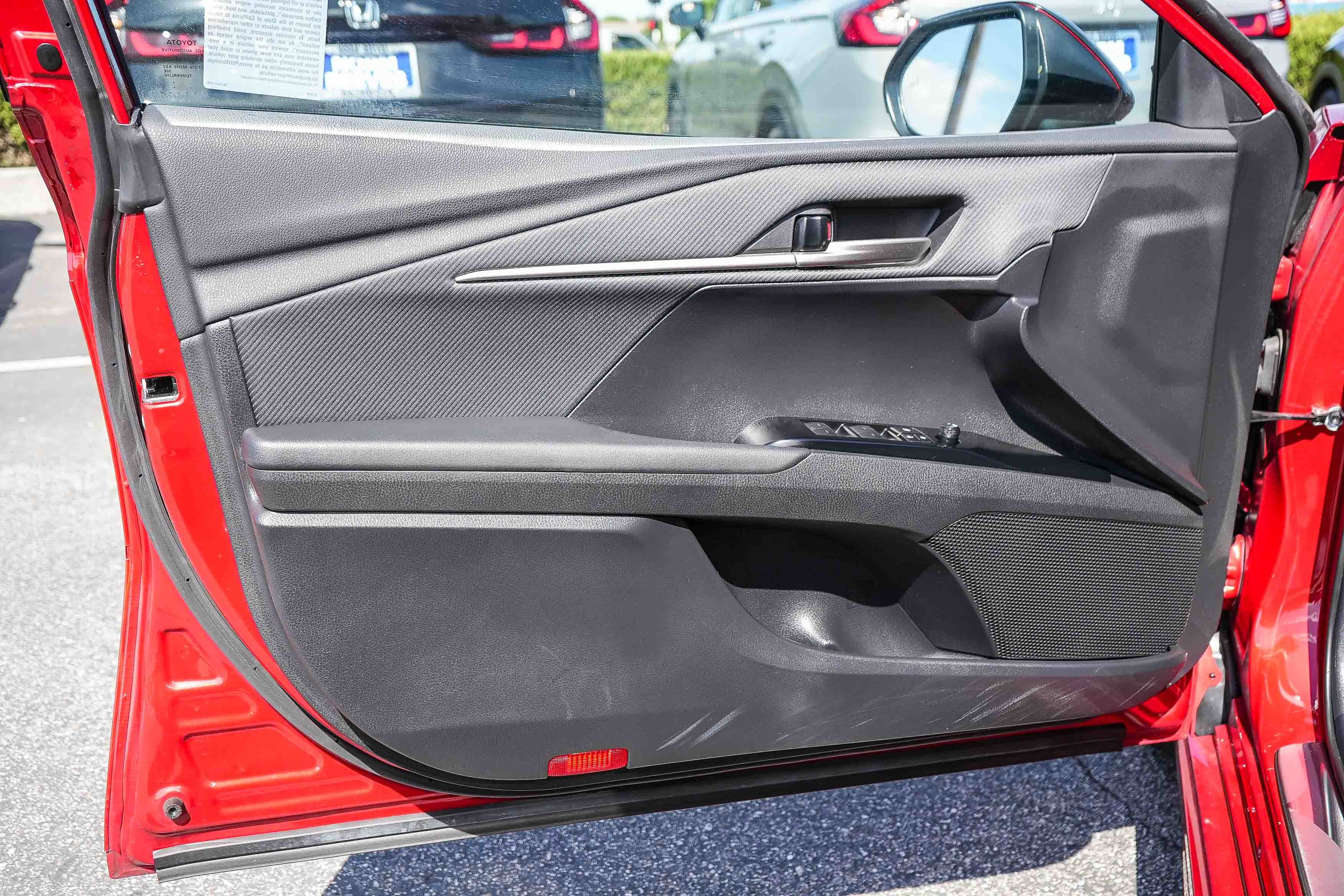 Used 2025 Toyota Camry SE FWD image 26