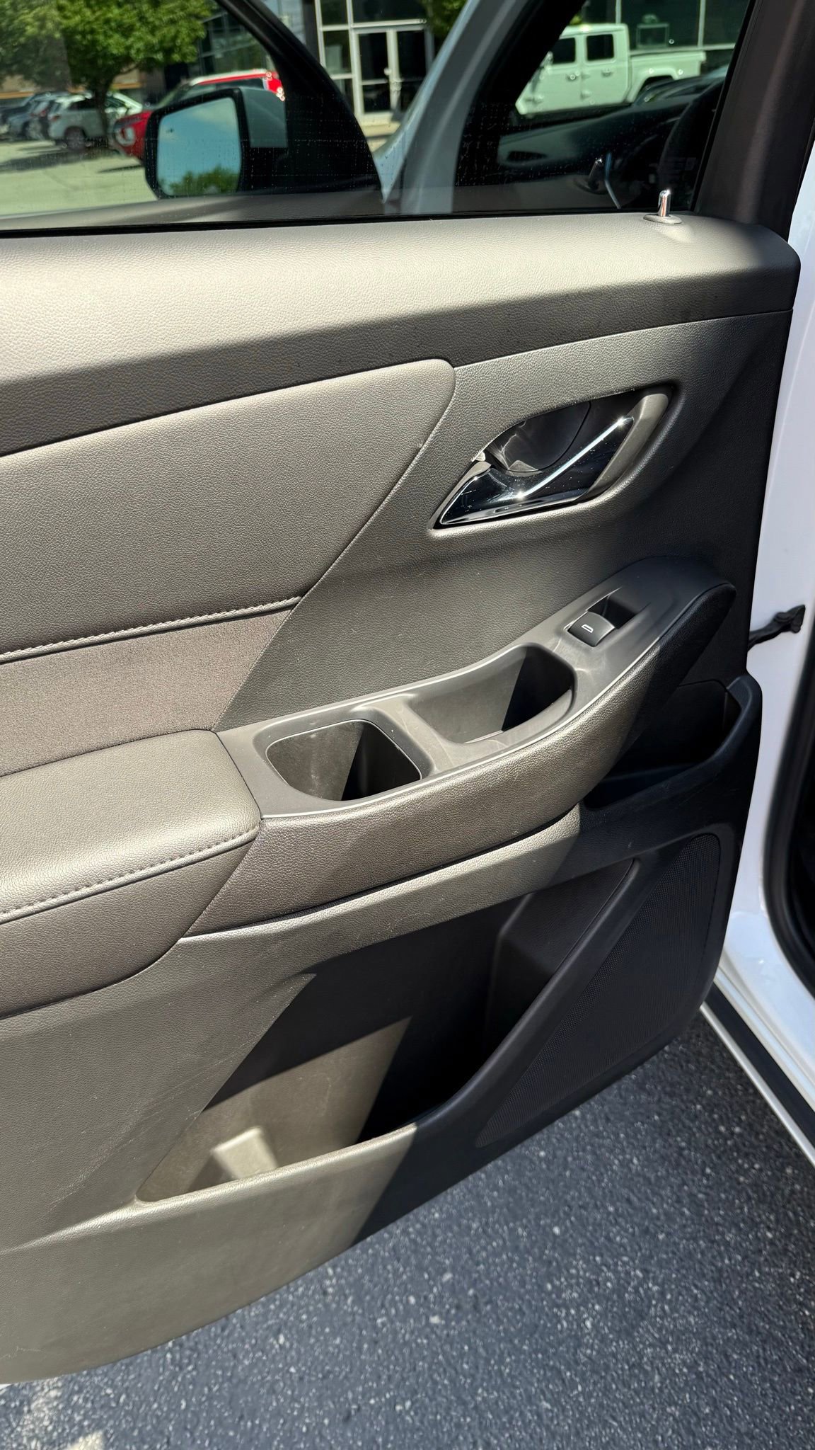 Used 2022 Chevrolet Traverse High Country image 24