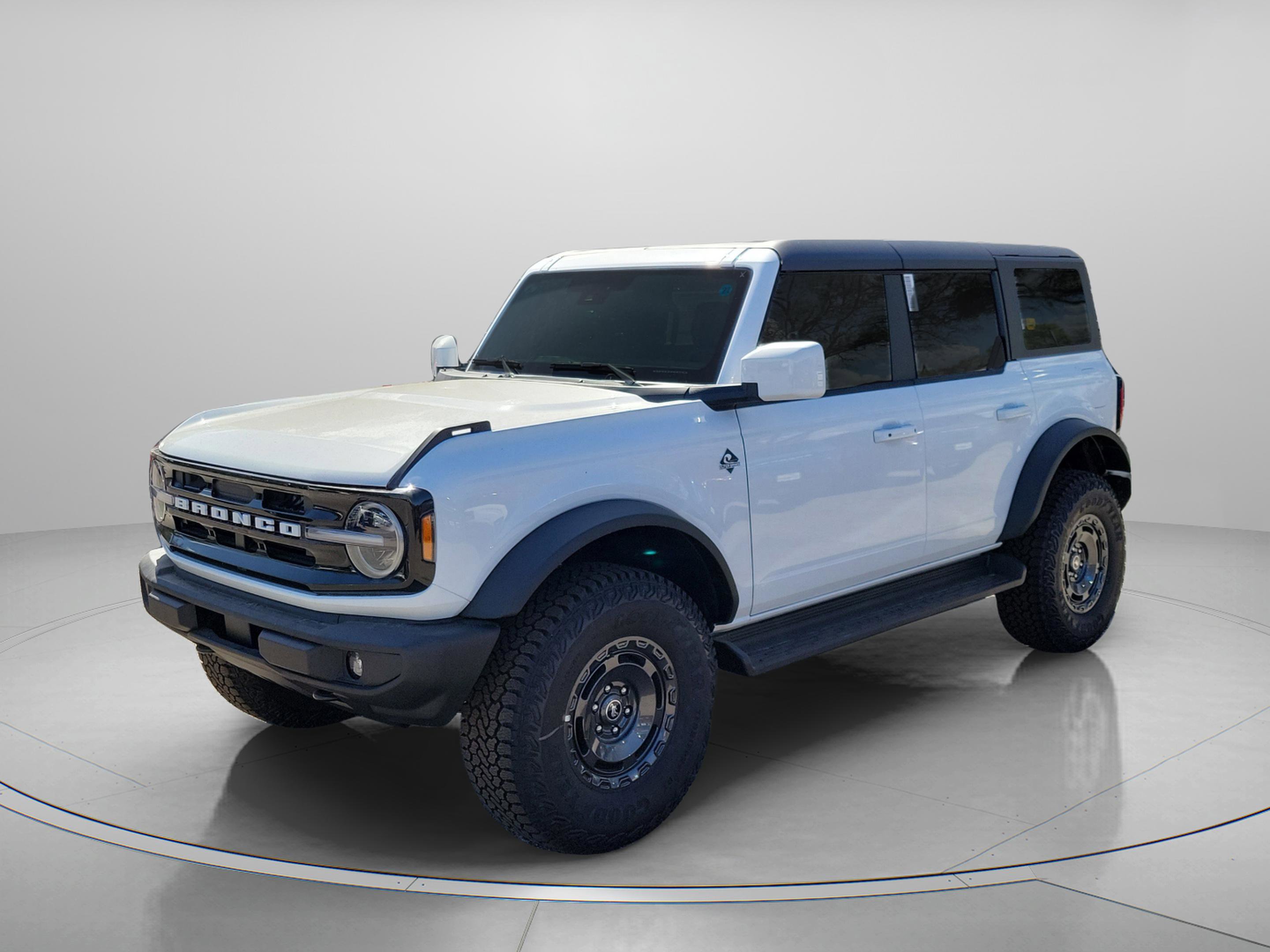 New 2025 Ford Bronco Outer Banks w/ Sasquatch Package AWD/4WD video 2