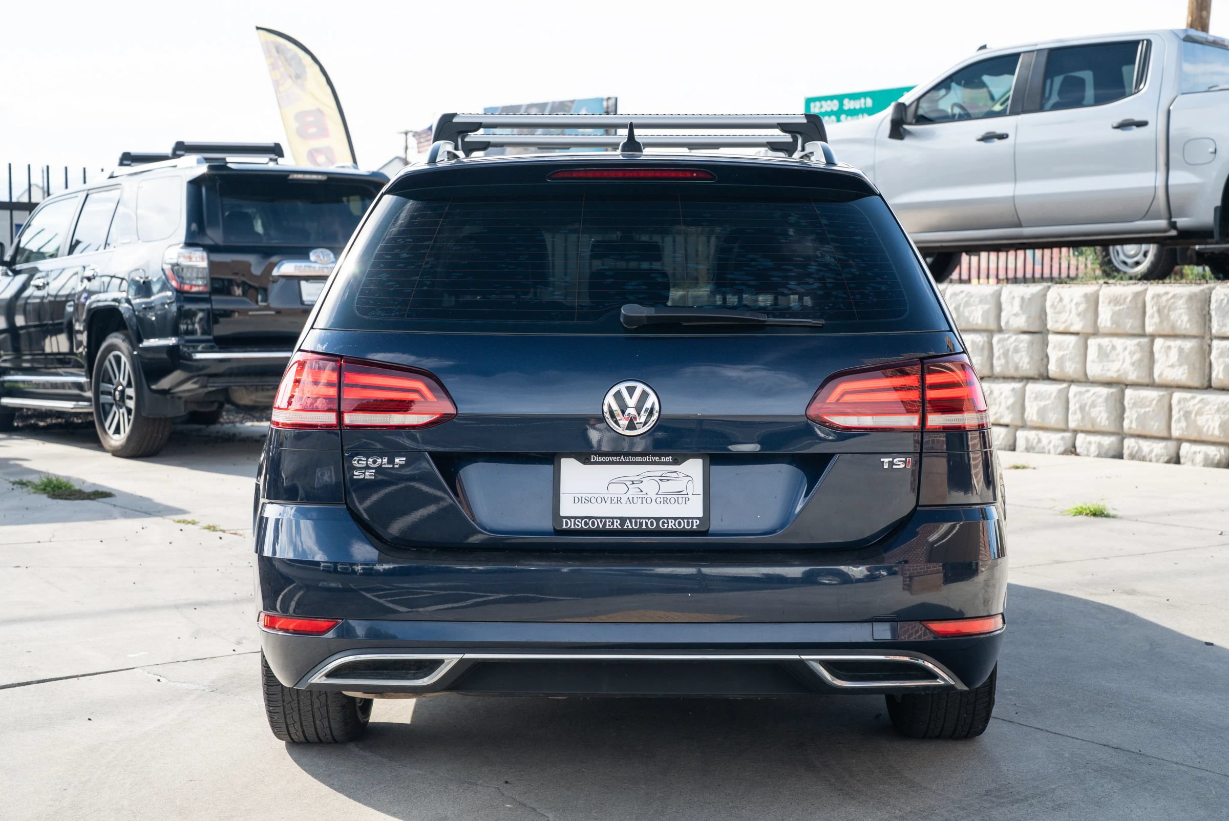 Used 2018 Volkswagen Golf SE FWD image 6