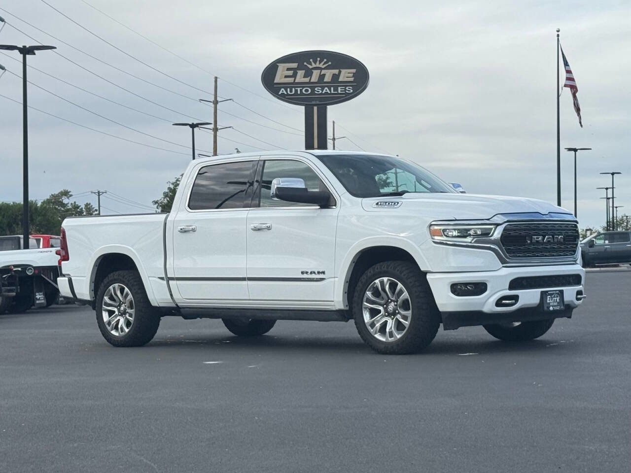 Used 2022 RAM 1500 Limited w/ Body-Colour Bumper Group image 1