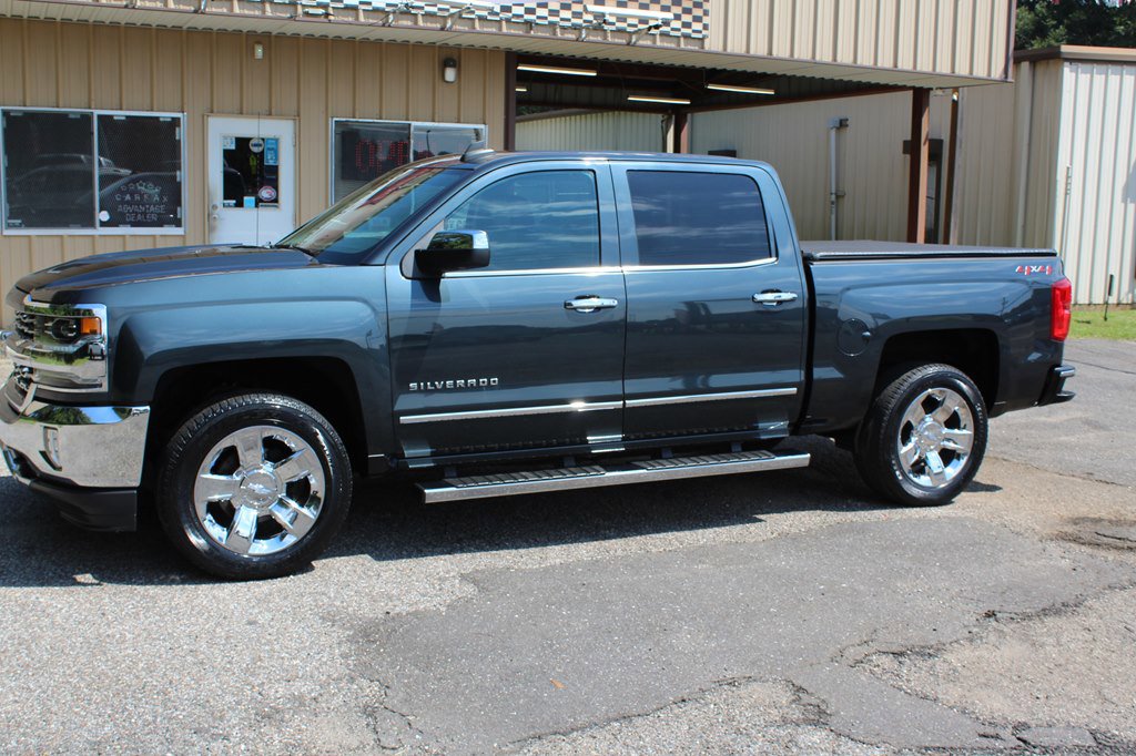 Used 2018 Chevrolet Silverado 1500 LTZ w/ Sport Package image 5