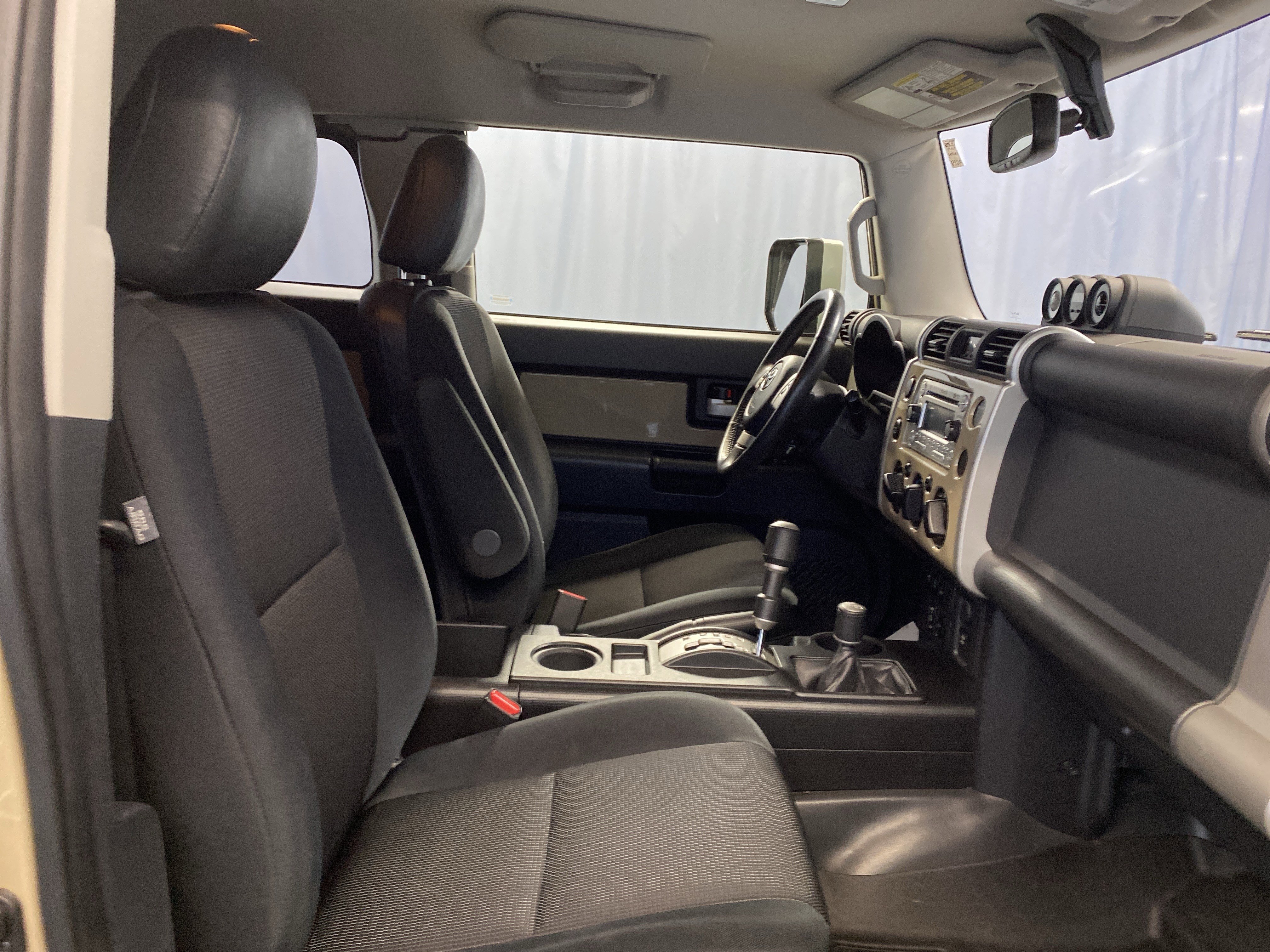 Used 2013 Toyota FJ Cruiser 4WD image 37