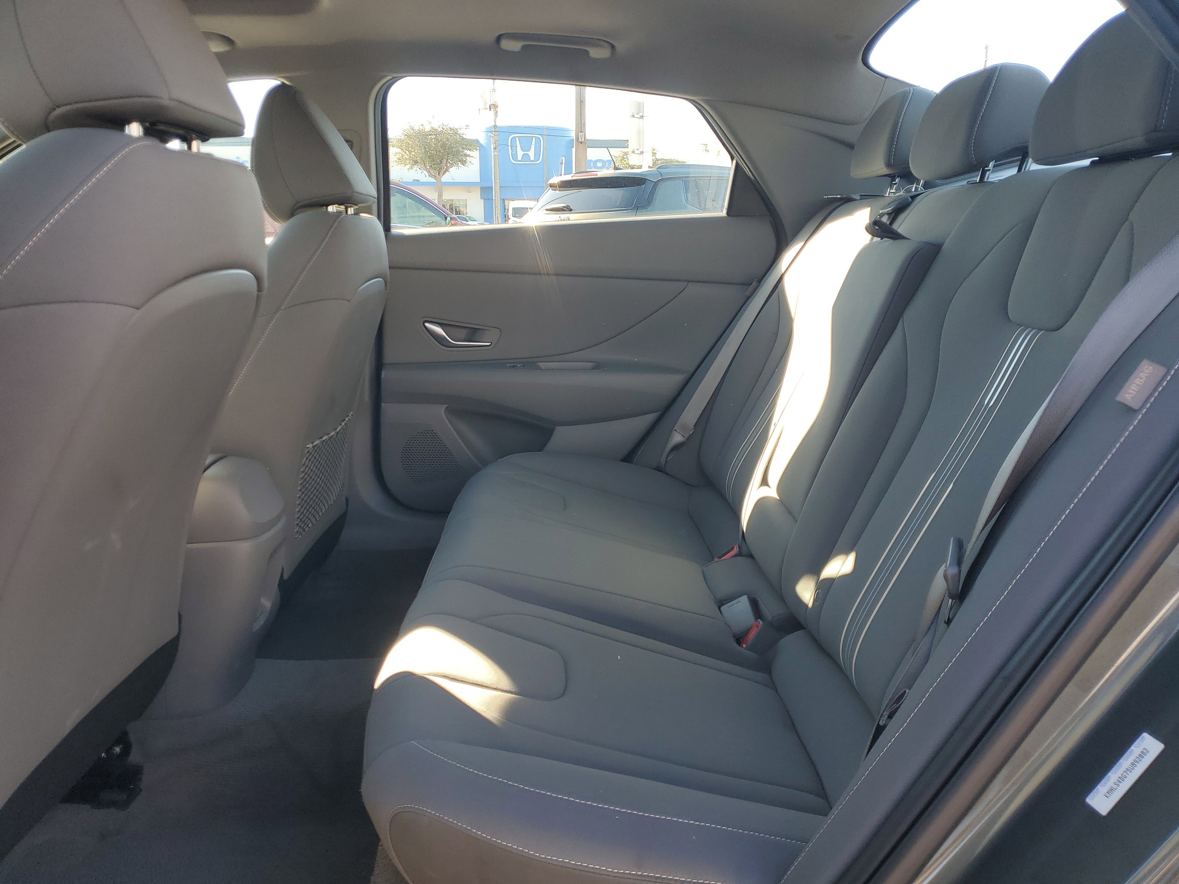 Used 2025 Hyundai Elantra SEL image 15