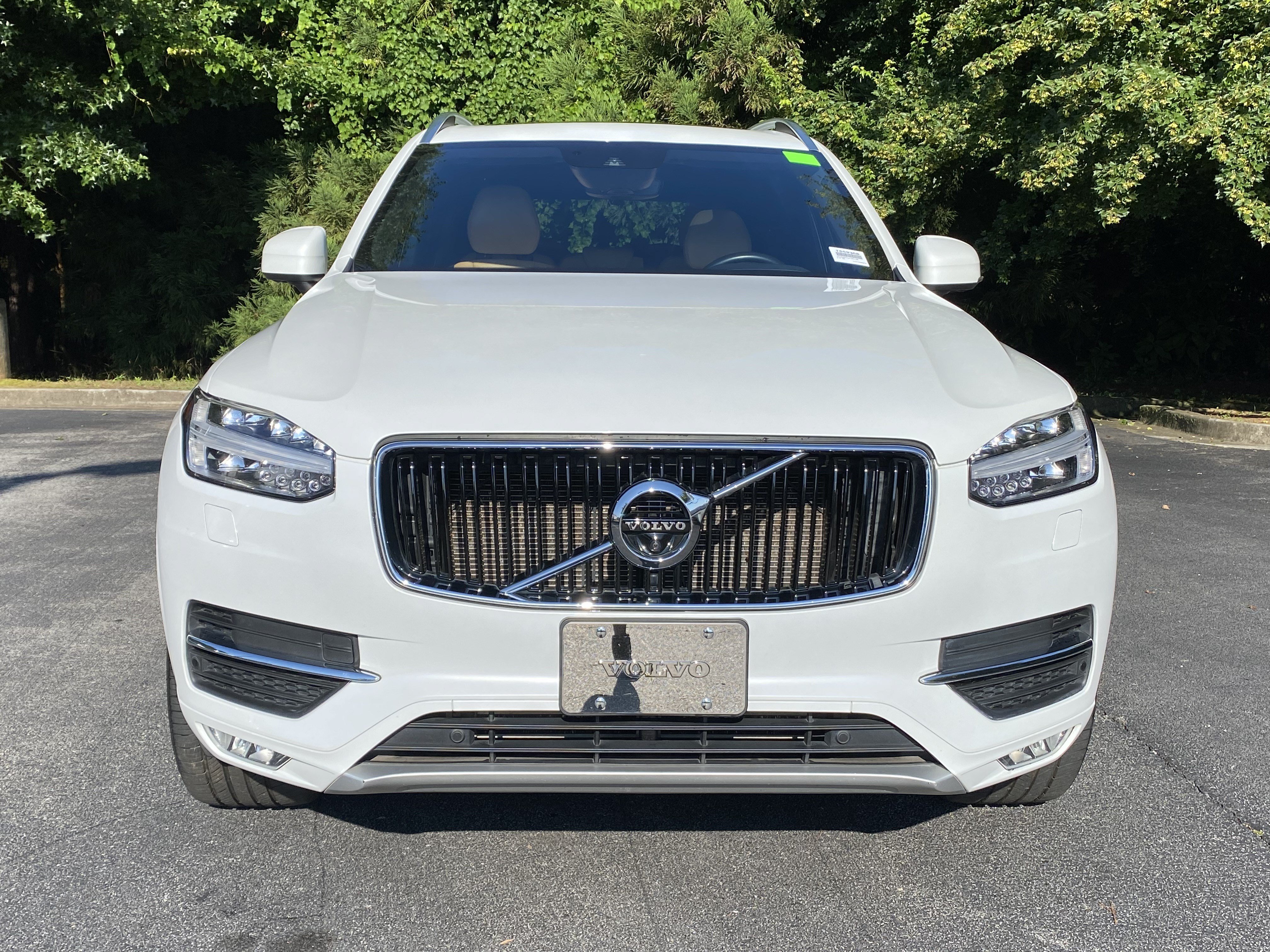 Used 2018 Volvo XC90 T6 Momentum w/ Convenience Package AWD/4WD image 3