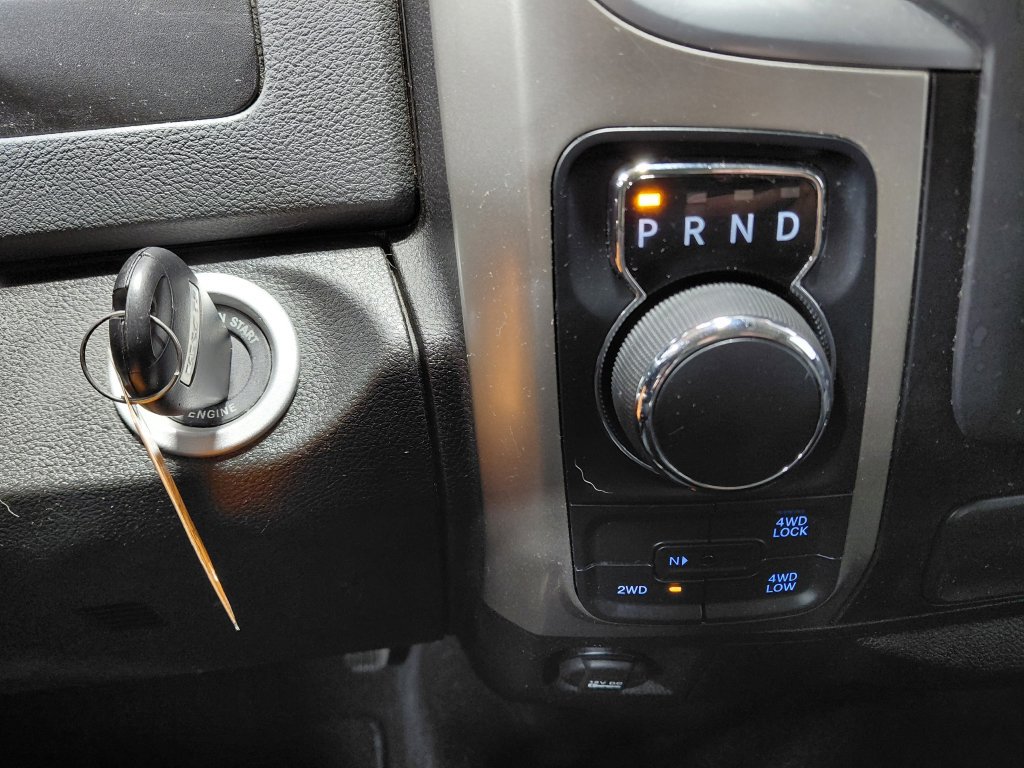 Used 2019 RAM 1500 Classic SLT AWD/4WD image 29