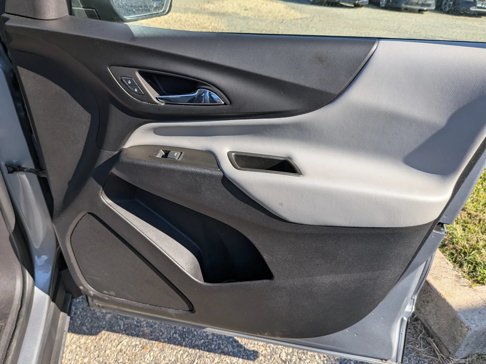 Used 2024 Chevrolet Equinox LS FWD image 36