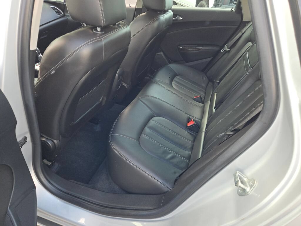 Used 2013 Buick Verano Leather FWD image 19